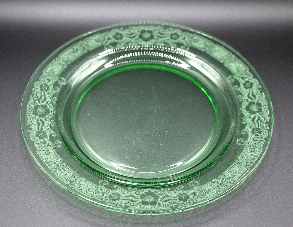 Fostoria Vesper Green Uranium Depression Glass Plate 7.5